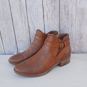 Baretraps Womens Sz 7M Maci Brown Booties Ankle Boots Shoes Vegan Leather Faux
